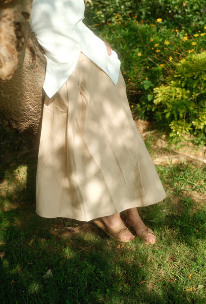 The nude poplin skirt