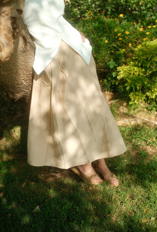 The nude poplin skirt
