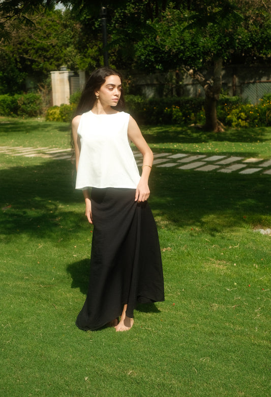 The black linen skirt